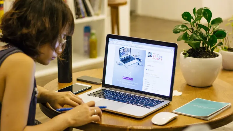 Descubra como Melhorar sua Experiência do Cliente em Cursos Online!