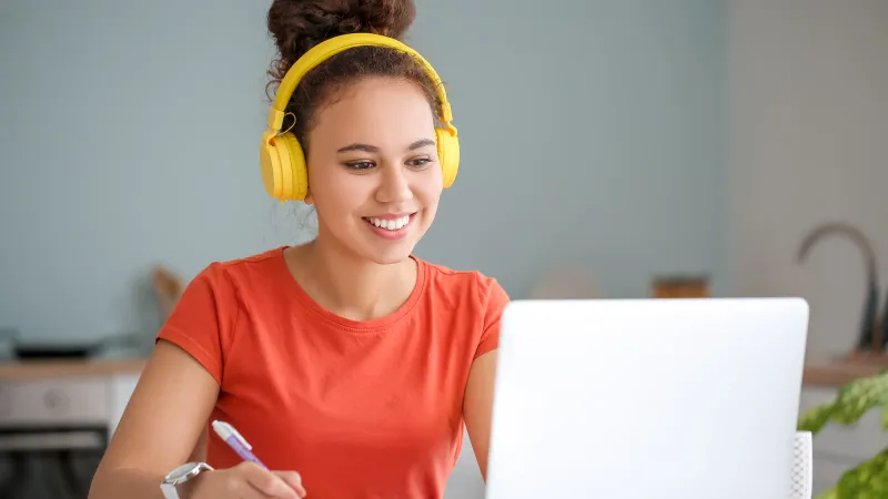 Online não precisa ser padronizado! descubra como criar uma experiência única em seus cursos