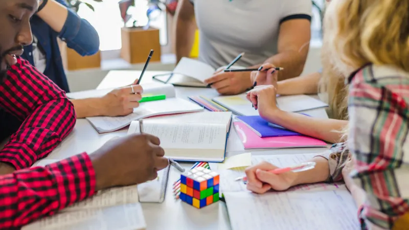 Turbinando seu negócio: descubra os benefícios da aprendizagem colaborativa para vender seus cursos online