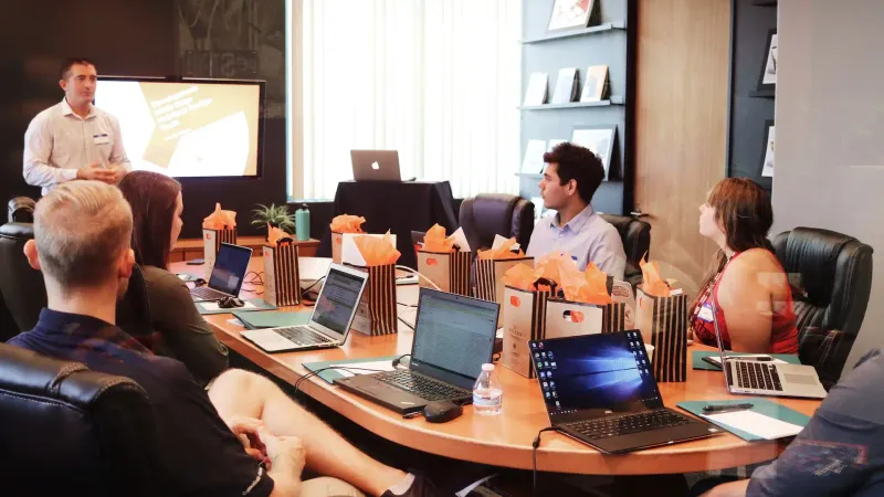 Dicas práticas para melhorar a comunicação interna da sua startup