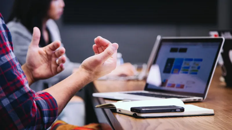 Como Usar o Marketing Flywheel para Impulsionar seus Cursos Online
